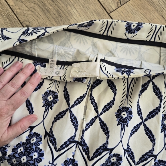 Lila Rose Womens Cotton/spandex Size 6 Floral Blue and White Skirt - Picture 9 of 15